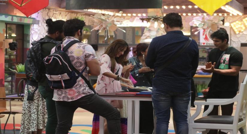 Taking a break from their usual fights and arguments, the "Bigg Boss 13" housemates ringed in Mahira Sharma's birthday by singing birthday songs and giving her birthday bumps at midnight.
