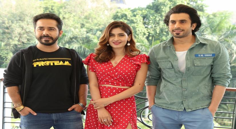 New Delhi: Director Abhishek Pathak with actors Sunny Singh and Karishma Sharma at a press conference during the promotions of their film "Ujda Chaman" in New Delhi on Nov 6, 2019. (Photo: Amlan Paliwal/IANS)