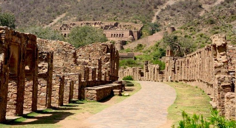 The Haunted Bhangarh Fort