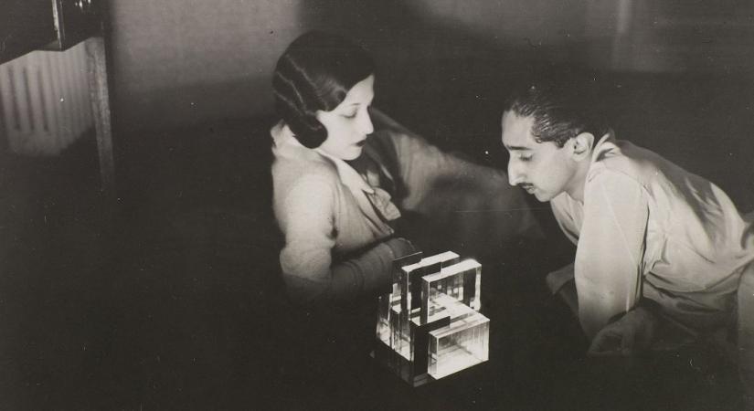 Man Ray, The Maharaja and His Wife, c. 1927 © Man Ray 2015 Trust / ADAGP, Paris, 2019; Photo © Centre Pompidou, MNAM-CCI, Dist. RMN-Grand Palais / Guy Carrard