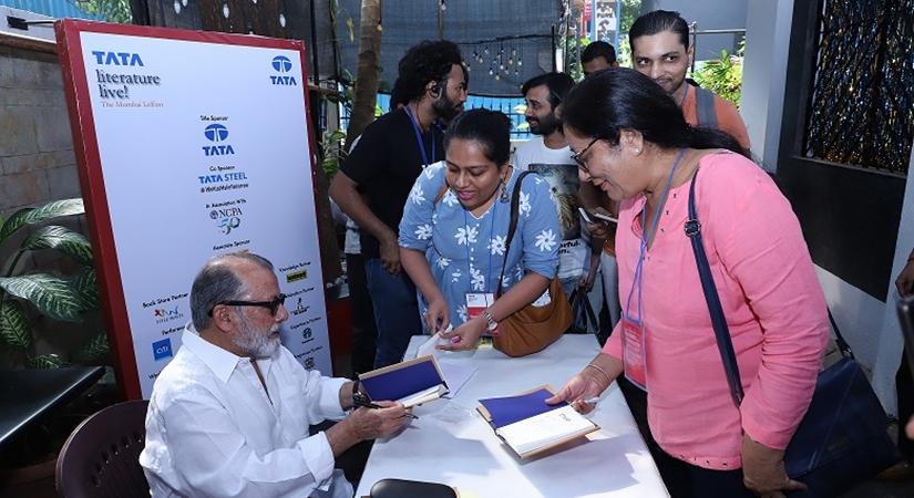 Pankaj Kapoor Signing Books at Tata Literature Live