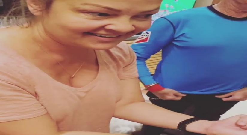 Actor Orlando Bloom is fitting in well with the family of his fiancee and singer Katy Perry, and was spotted getting into a playful screaming match with Perry's relatives.