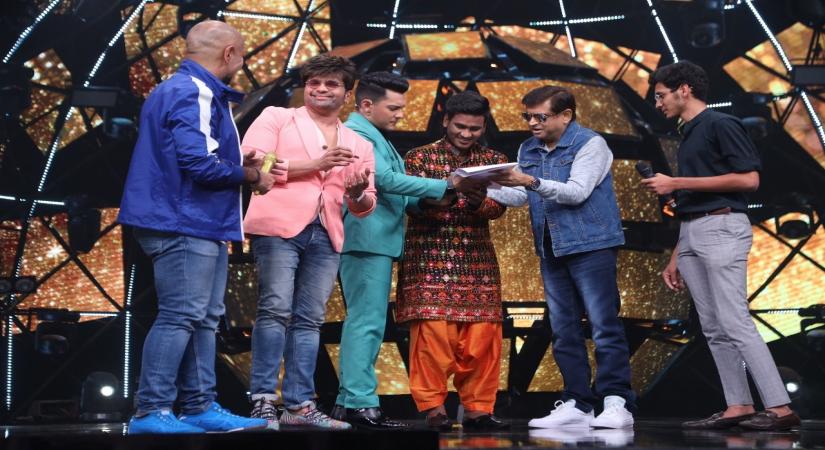 Late legendary singer Kishore Kumar's son Amit Kumar, who  is also a singer, has signed "Indian Idol 11" fame contestant Sunny Hindustani for his new song.