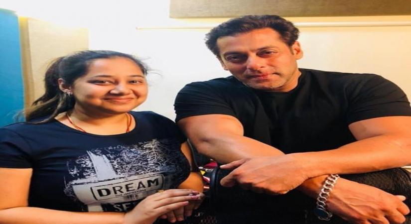 Superstar Salman Khan is well known for launching new talent in Indian showbiz. Be it acting arena or singing field, he has helped a lot of people to give them a platform to showcase their skills over the years. And now with "Dabangg 3", he has not only launched actor Mahesh Manjrekar's daughter Saiee in Bollywood but also kept his promise of signing established singer Payal Dev in his film.