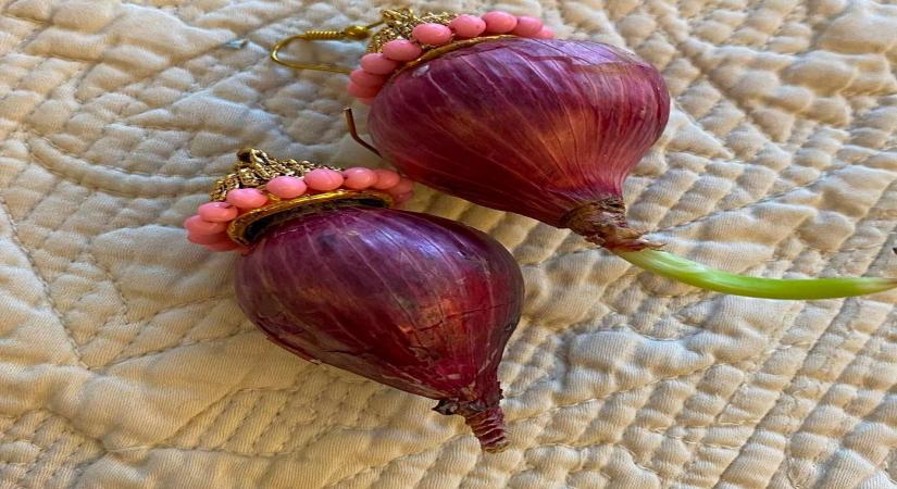 It looks like Twinkle Khanna can't stop obsessing over the new onion earrings that actor and husband Akshay Kumar gifted to her. She took to Instagram on Saturday to share a picture of her onion earrings once again, which have now started sprouting shoots.