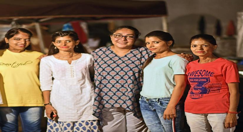 Filmmaker Meghna Gulzar's next offering "Chhapaak", starring Deepika Padukone, will also feature some real acid attack survivors. The film will narrate the story of acid attack survivor Laxmi Agarwal.