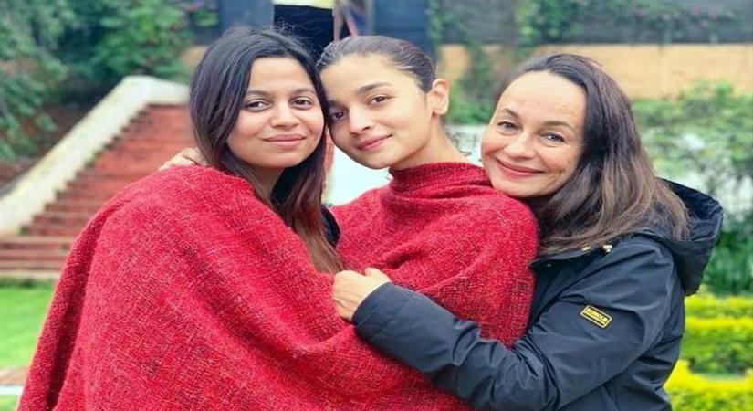 Actress Alia Bhatt, who is normally seen in a cheerful mood, broke down into tears while talking about her sister Shaheen Bhatts battle with depression, saying she felt terrible as a sister for not understanding her plight.