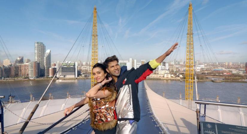 Singer Guru Randhawa's 2017 hit Punjabi song "Lahore' has been recreated as "Lagdi Lahore di" for the Varun Dhawan-Shraddha Kapoor-starrer "Street Dancer 3D". Singer Tulsi Kumar has given "grunge and a carefree vocal tone" to its new version.