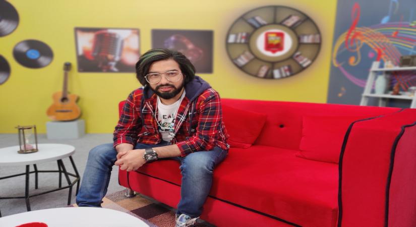 Singer Sachet Tandon has lent his voice to a "beautiful new-age romantic track" titled "Humraah" for Aditya Roy Kapur and Disha Patani-starrer "Malang".