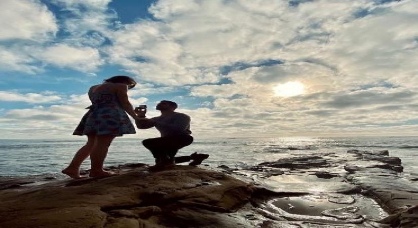 Actor Wilmer Valderrama started the new year by getting engaged to his girlfriend Amanda Pacheco. He announced his engagement to Pacheco on Wednesday.