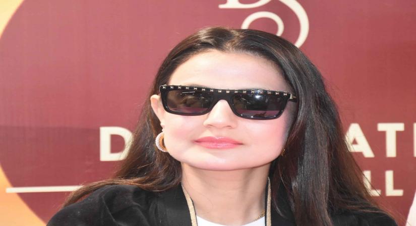 Patna: Actress Ameesha Patel at the inauguration of a jewelry store in Patna, on May 29, 2019. (Photo: IANS)