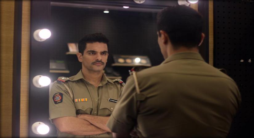 Actor Angad Bedi is not only aiming to get the look of a police officer in upcoming series "MumBhai" right, but also get the 1990s vibe back. The actor says they are trying to bring back the "alpha male" character as well.