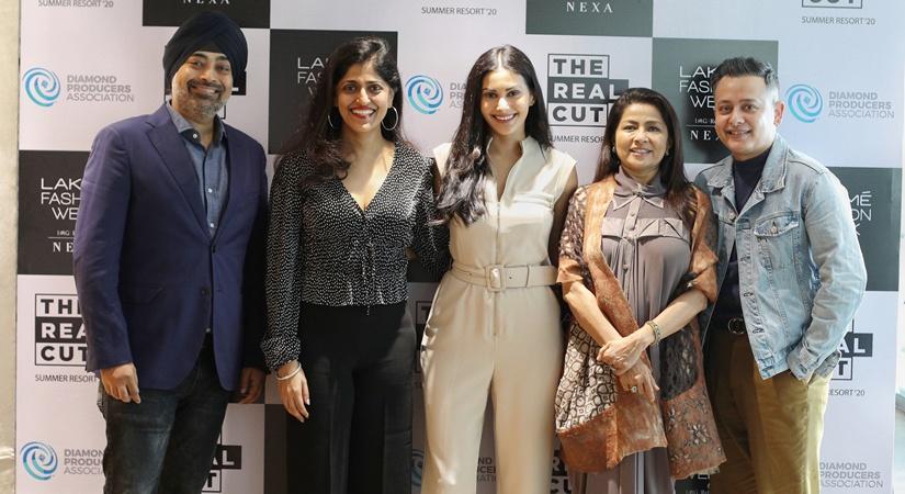 Jaspreet Chandok, Richa Singh, Amyra Dastur, Sangita Kathiwada, Edward L