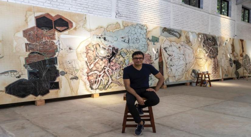 Jitish Kallat with his latest work  'Ellipsis' 