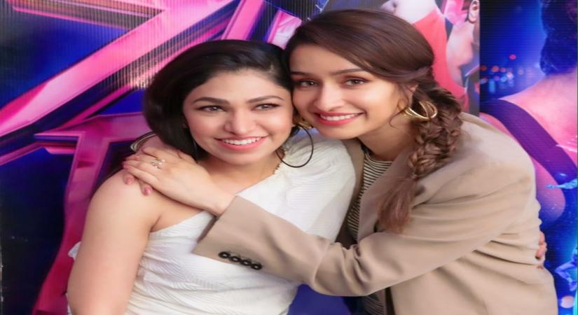 From "Aashiqi 2" to upcoming film "Street Dancer 3D", singer Tulsi Kumar has lent her voice to actress Shraddha Kapoor a lot of times. According to Shraddha, "Tulsi's voice suits her very well".