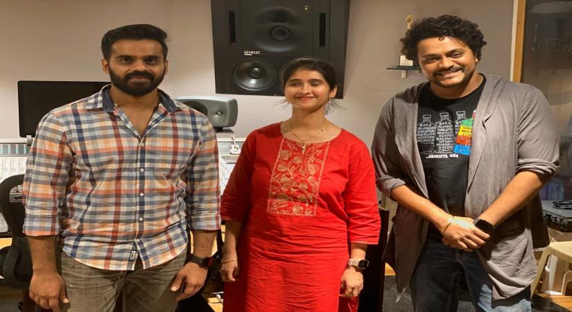 Visually challenged vocalist Dr Divya Bijur has sung a romantic number for Marathi movie titled "Vikun Taak". The song, "Dolya Mandi, Tujha Chandva", is part of "Vikun Taak", which is a socio-comedy movie focusing on organ donation.