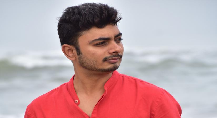 Singer Abhay Jodhpurkar.