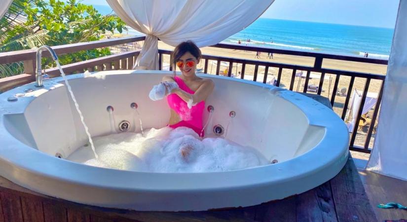 Polish actress Angela Krislinzki is back from her vacation in Goa after enjoying the sunshine, beaches and great food there.