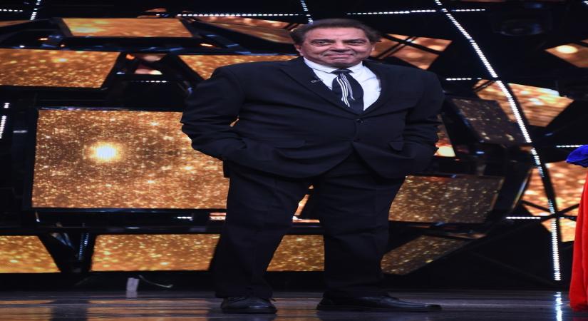 Dharmendra recalls living in a garage and working in a drilling firm