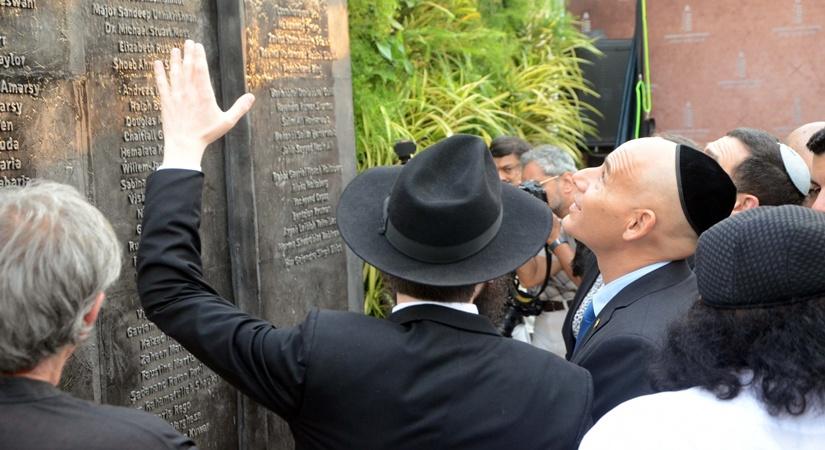 Israeli Ambassador to India Ron Malka and Rabbi Israel Kozlovsky at Nariman Light House on the 10th anniversary of the 26/11 Mumbai terror carnage in Mumbai. (Photo: IANS)