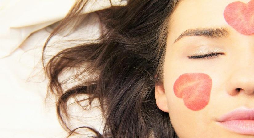 Women. recharge your skin on the weekends!