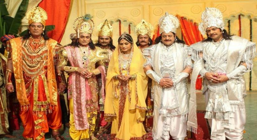 Doordarshan brings back Mahabharat, Byomkesh Bakshi and Circus following public demand.