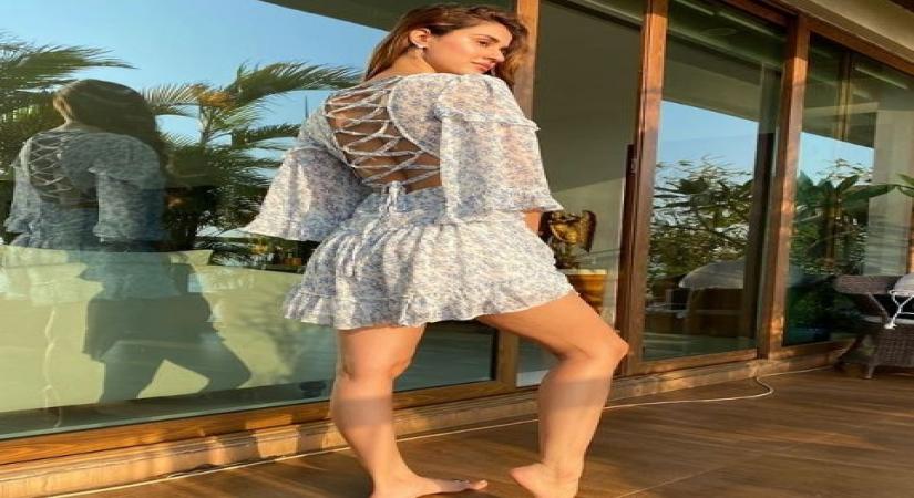 Actress Disha Patani treated her fans with a stunning photograph of herself. Disha took to Instagram, where she shared a string of photographs. In one image, the "Baaghi 2" star can be seen wearing a white floral summer dress.In the other photograph, she shared a sun-kissed selfie of himself.