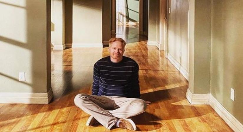 Actor Jesse Tyler Ferguson says "Modern Family" ending is very "profound and heartbreaking". The popular comedy show is coming to an end after 11 seasons.