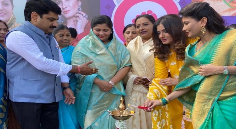 Actress Raveena Tandon on Sunday joined a rally in Kolhapur to celebrate International Women's Day. The rally is organised by D. Y. Patil Group and Pratima Satej Patil Social Welfare Organisation.