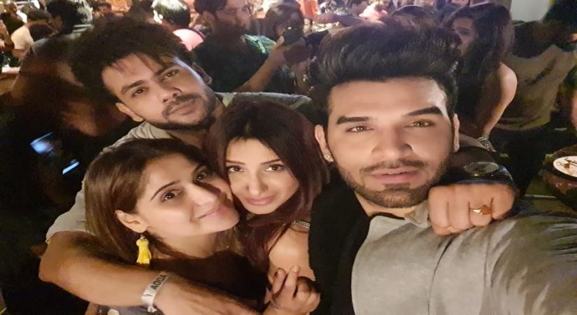 "Bigg Boss 13" contestants including Paras Chhabra, Mahira Sharma, Arti Singh, Vishal Aditya Singh and Shefali Jariwala recently had a fun reunion and they all partied together.