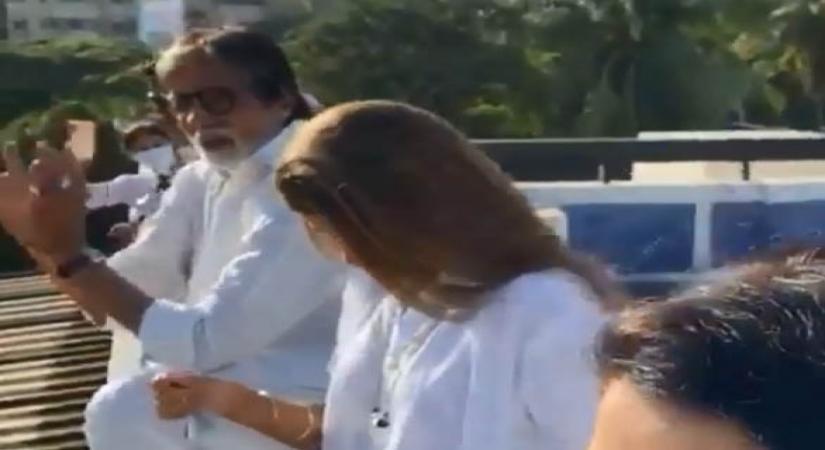 From Amitabh Bachchan, Akshay Kumar, Hrithik Roshan and Aishwarya Rai Bachchan to Ajay Devgn, Varun Dhawan, Karan Johar and Hema Malini, a slew of Bollywood celebrities on Sunday took part in Prime Minister Narendra Modi's Janata Curfew clapping initiative, to pay tribute to all those who are working round the clock to eradicate COVID-19 from India.