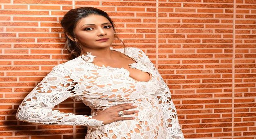 Shanthipriya looks gorgeous as ever in new pics.