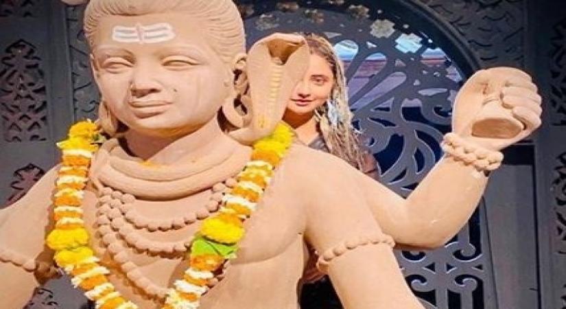 Rashami has just bagged the popular fantasy show "Naagin 4". She seems very happy to be part of such a popular franchise as "Naagin".