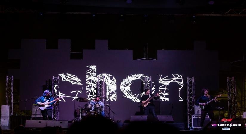 Be it the Ã¢ÂÂcrazy musical rhythmÃ¢ÂÂ of taxis in India or the little sounds of Indian culture, Californian rock band Chon feel everything is a little more progressive in India musically. The band performed in India for the first time at Vh1 Supersonic music festival. The festival was held at Mahalaxmi Lawns, Pune from February 7 to 9.