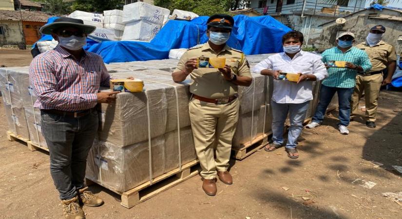 Mumbai, April 14 (IANS) Indian cops have completely become innovative and creative with their COVID-19 messages. After Jaipur Police and Nagpur Police, Mumbai Police has now come up with a filmy way to spread awareness about the novel coronavirus among people.	(Photo: IANS)