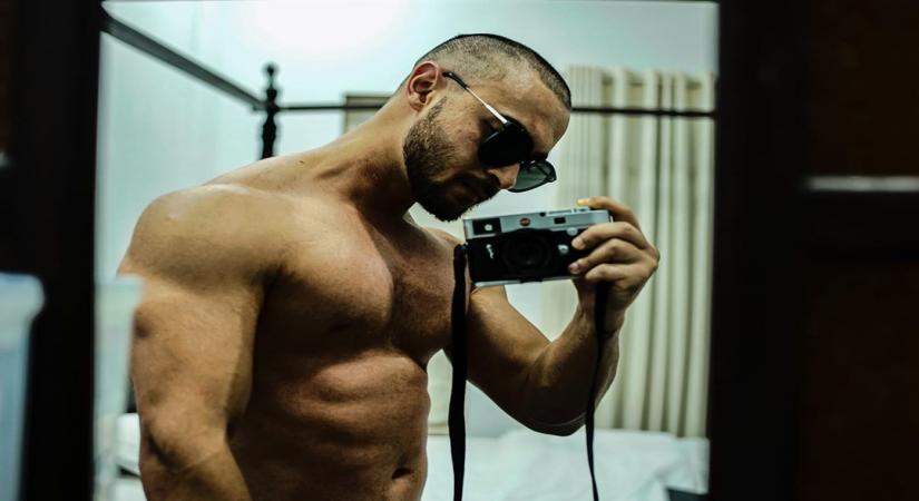 Aayush Sharma goes bald amid lockdown.