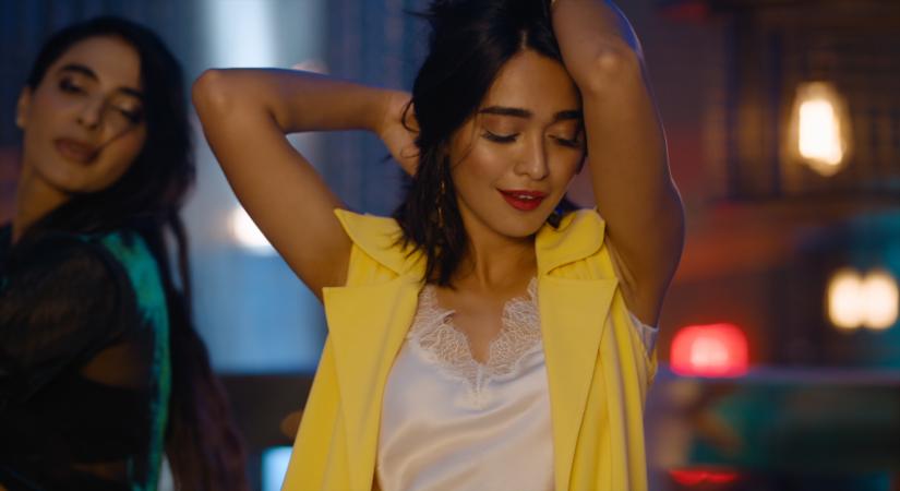 Actress Sayani Gupta says she finds laughing on cue hard, adding that it "is sometimes harder than yawning on cue".