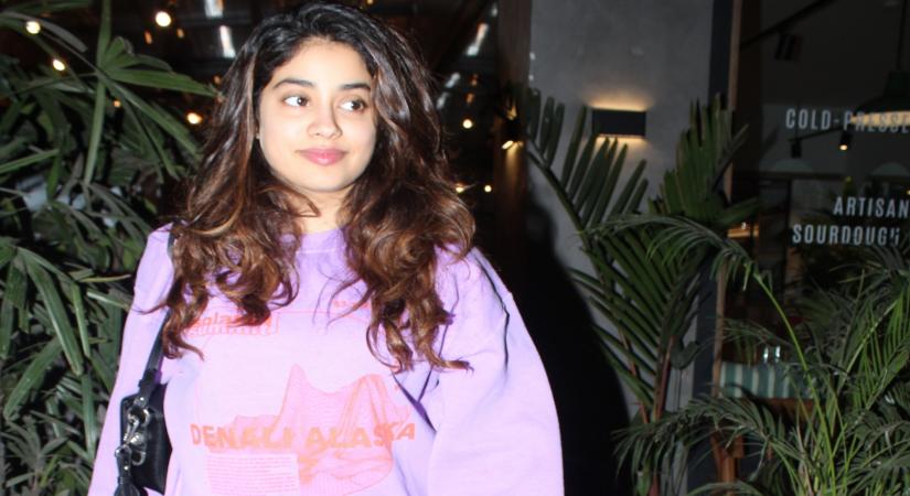 Mumbai: Actress Janhvi Kapoor seen at Juhu, in Mumbai on Feb 10, 2020. (Photo: IANS)