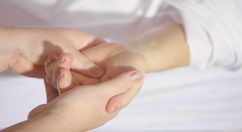 New York, April 17 (IANS) Even small amounts of breast milk strongly influences the accumulation of viral populations in the infant's gut and provides a protective effect against potentially pathogenic viruses, according to a new study.