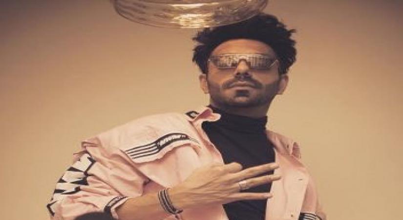 Mumbai, April 27 (IANS) Actor Aparshakti Khurana has collaborated with Punjabi singer Millind Gaba for an upcoming song titled "Teri yaari".