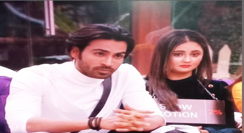 On Monday evening, the hashtag #FraudArhaanKhan started trending on Twitter following claims by netizens that actor and "Bigg Boss 13" contestant Arhaan Khan has taken Rs 15 lakh from his former girlfriend Rashami Desai's account, and is allegedly threatening her. Arhaan withdrew the money when Rashami was still inside the "Bigg Boss" house, it has been claimed.