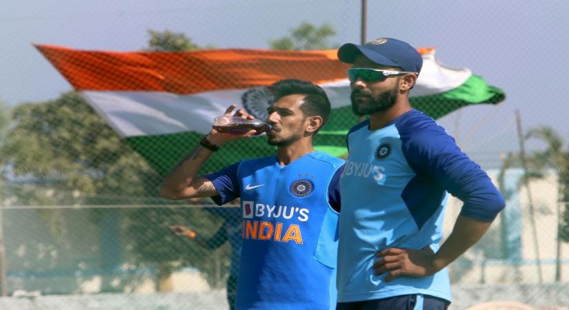 Mumbai, April 14 (IANS) Beating lockdown blues, Indian leg spinner Yuzvendra Chahal connected with TV star Anita Hassanandani on a special video call. It's Anita birthday on April 14 after all, and good friend Chahal called up to spin a "happy birthday" wish for his Anita "Bhabhi".