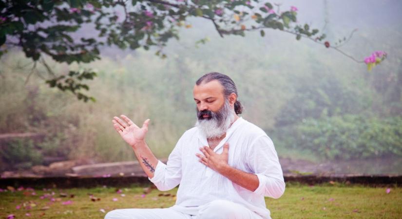 Meet Kajol's former co-star who teaches the world yoga today.