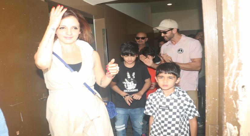 Interior designer Sussanne Khan with her children Hrehaan Roshan and Hridhaan Roshan, ex-husband Hrithik Roshan and ex-father-in-law Rakesh Roshan. (Photo: IANS)