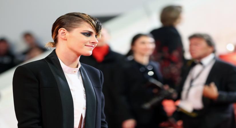 Los Angeles, April 11 (IANS) Actress Kristen Stewarts girlfriend Dylan Meyer has posted a rare personal photograph of the couple.