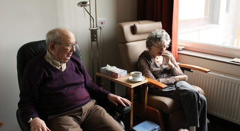 How to minimise COVID risk for older adults