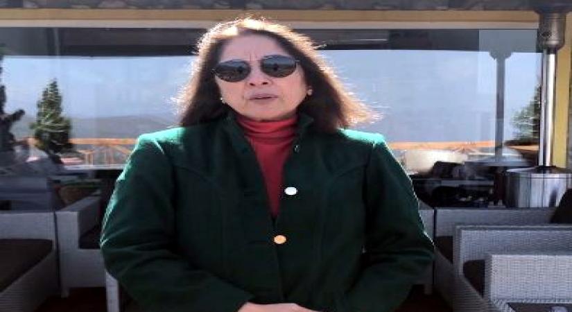 Mumbai, April 23 (IANS) Veteran actors Neena Gupta and Sanjay Mishra gorge on "puris" in a throwback video during their shoot for the upcoming film "Gwalior".