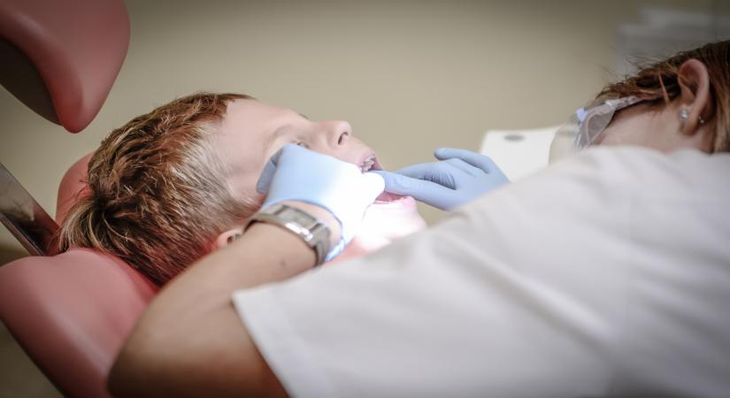 A team of US researchers led by an Indian-origin scientist revealed that just a few months of vaping may put healthy people on the brink of oral disease.