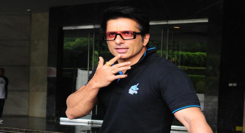 Sonu Sood: We can't show concern for migrants by sitting in AC and tweeting