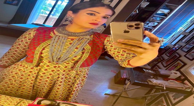Raveena Tandon shoots for PM Cares show maintaining social distancing.